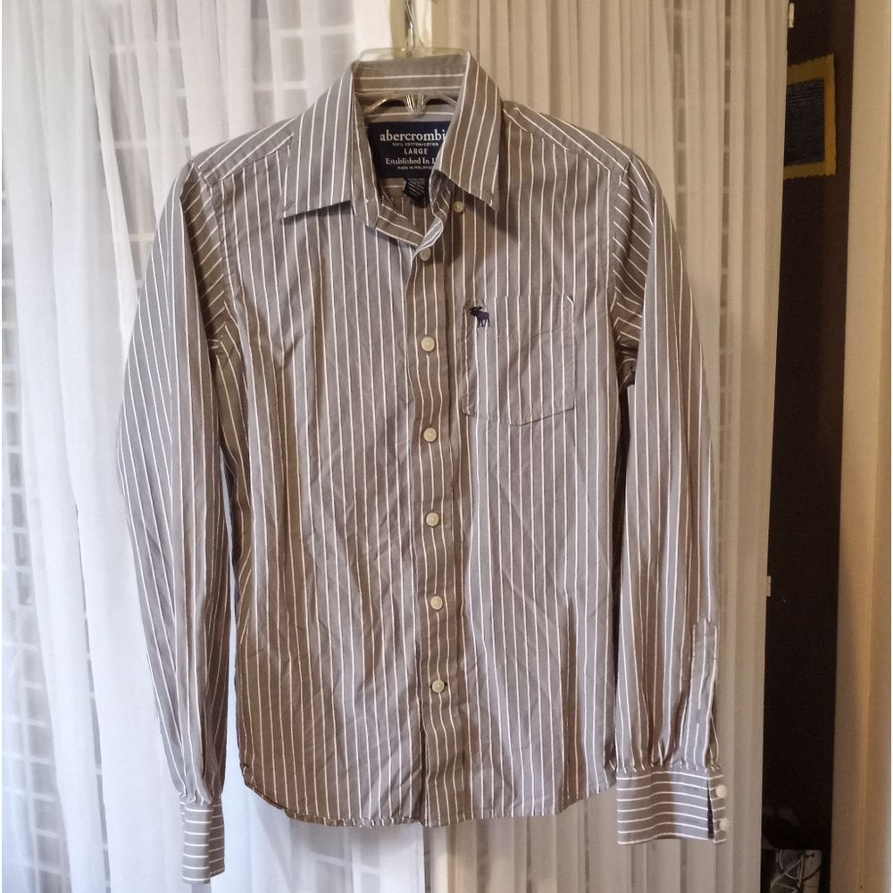 Abercrombie & Fitch boys long sleeve button down size L.